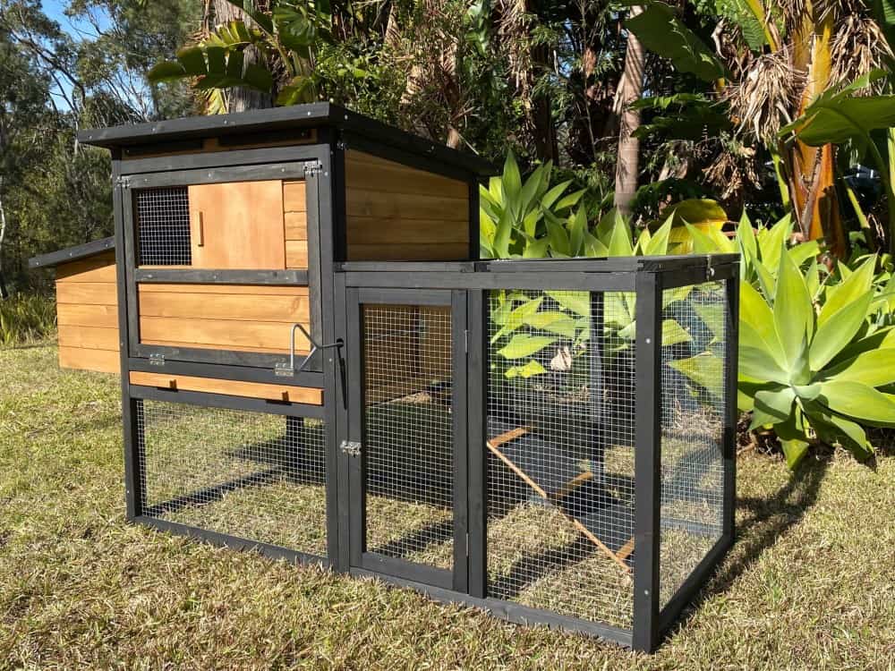 Bungalow Guinea Pig Hutch - Front view