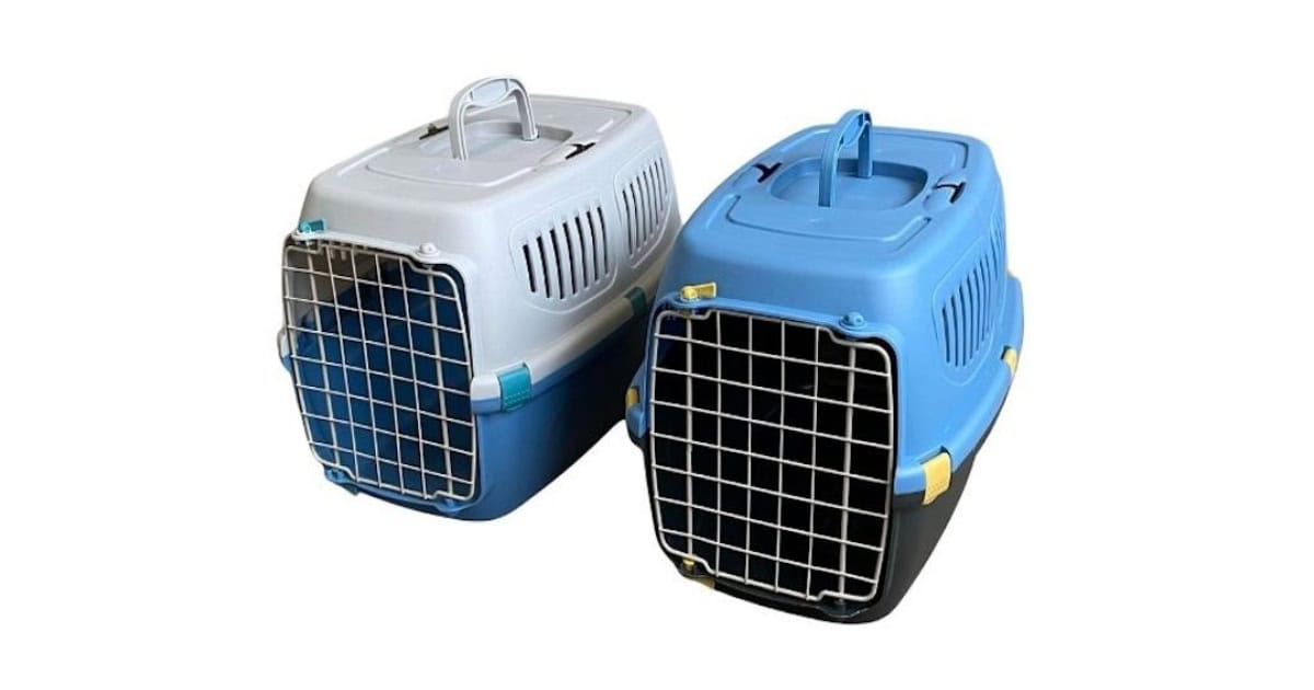 Somerzby plastic cat carrier