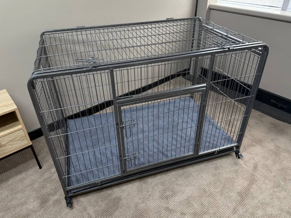 Royale Cat Crate on Wheels